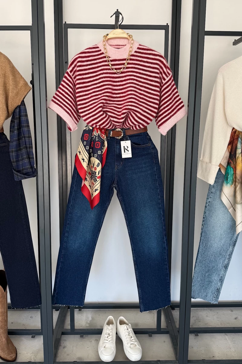 boyfit-kesik-paca-jean-lacivert-83498434-sw1400sh2100.webp