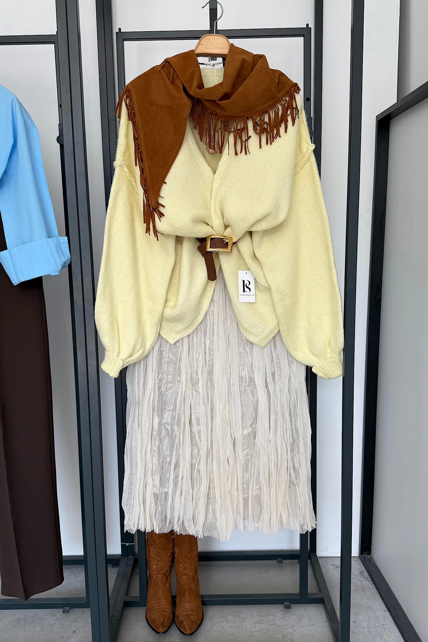 lastikli-etek-ekru-83565047-sw1400sh2100.png