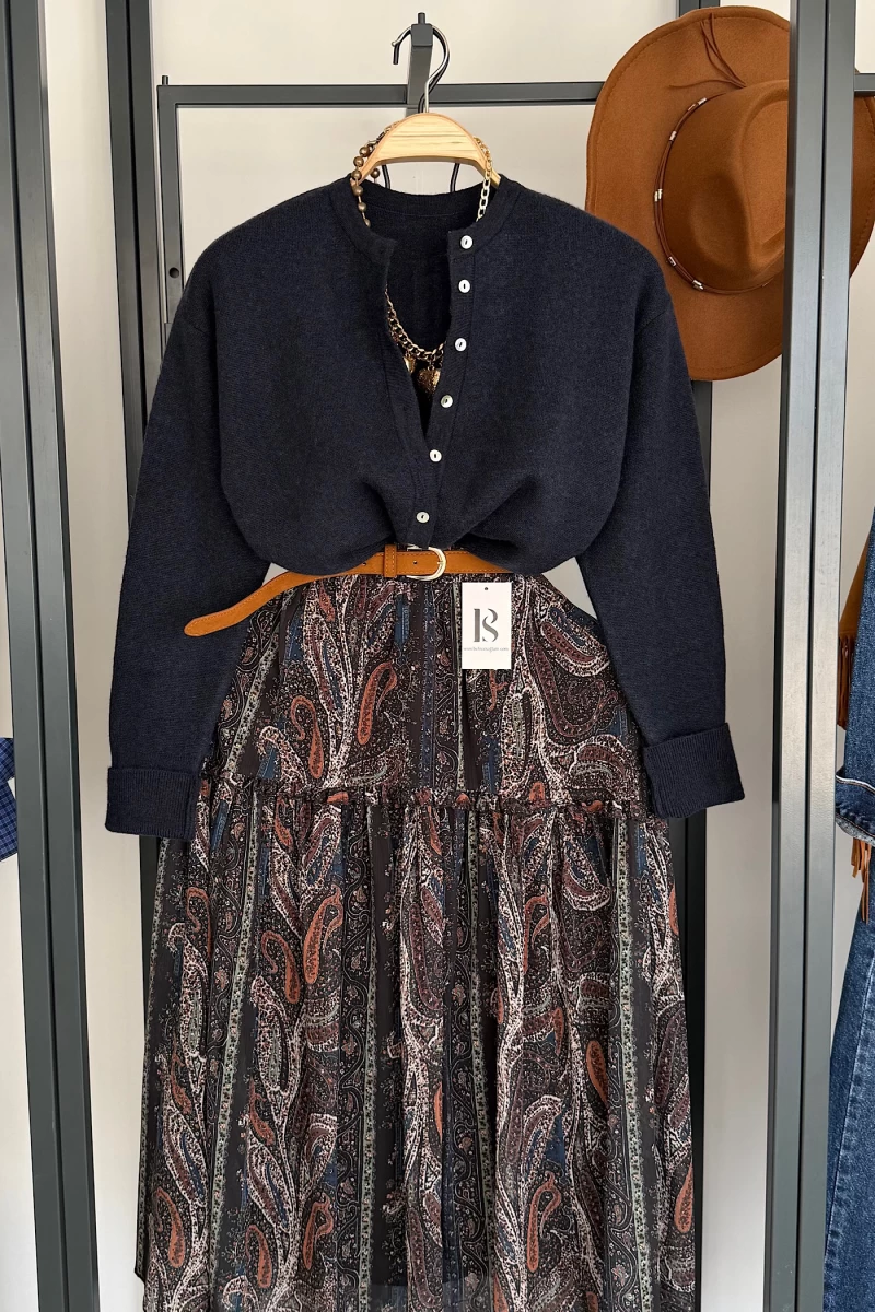 soft-dokulu-dugmeli-triko-hirka-lacivert-58218935-sw1400sh2100.webp
